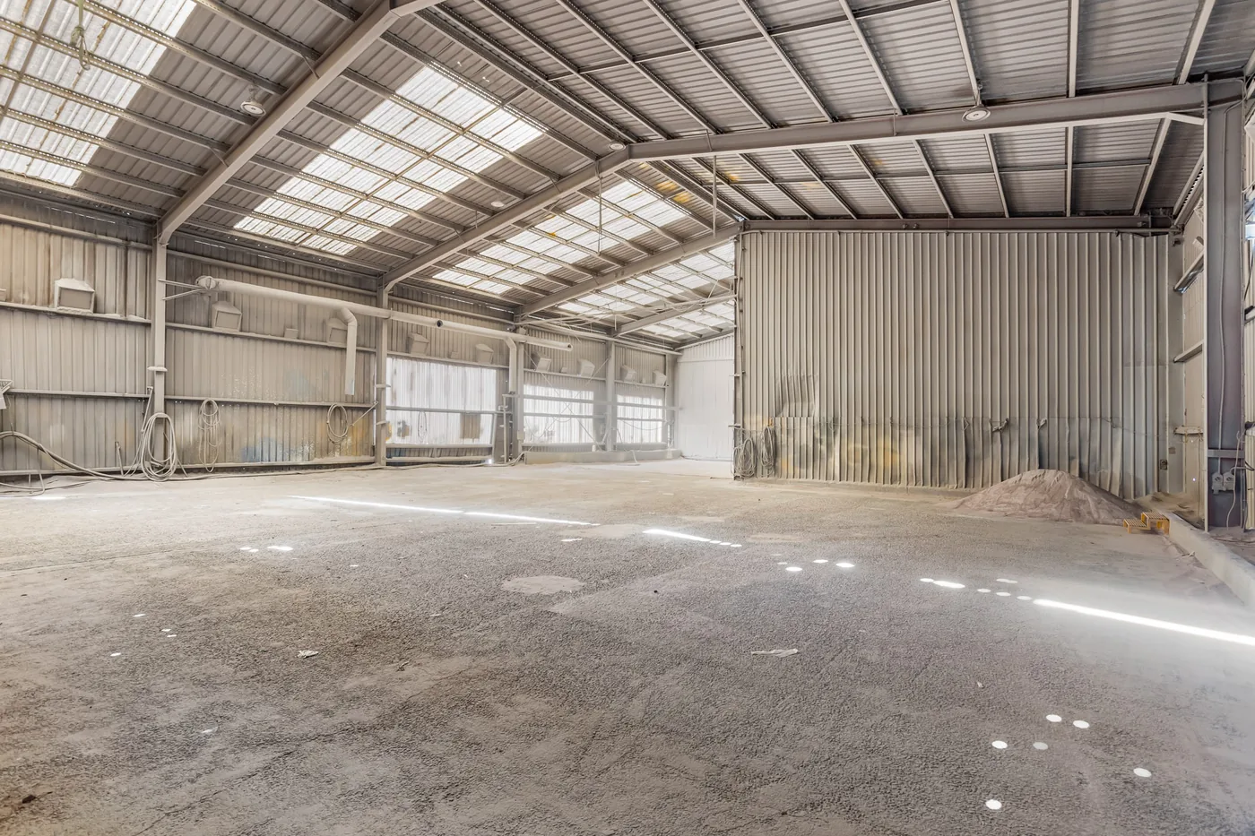 High-clearance internal work area in the Paint and Blast Facility
